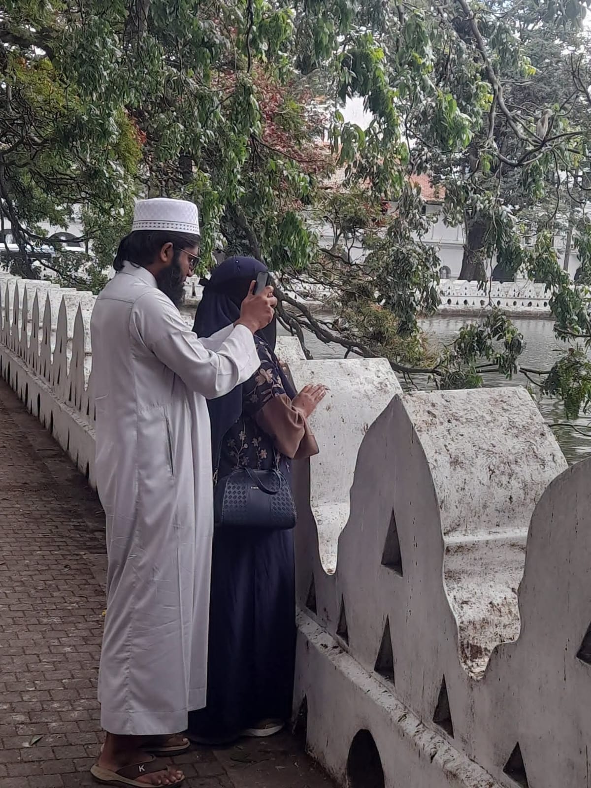 Inter-Community Cultural Bridges